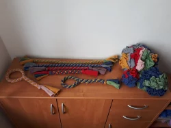 Čmuchací koberečky, dečky, koule a fleecové hračky